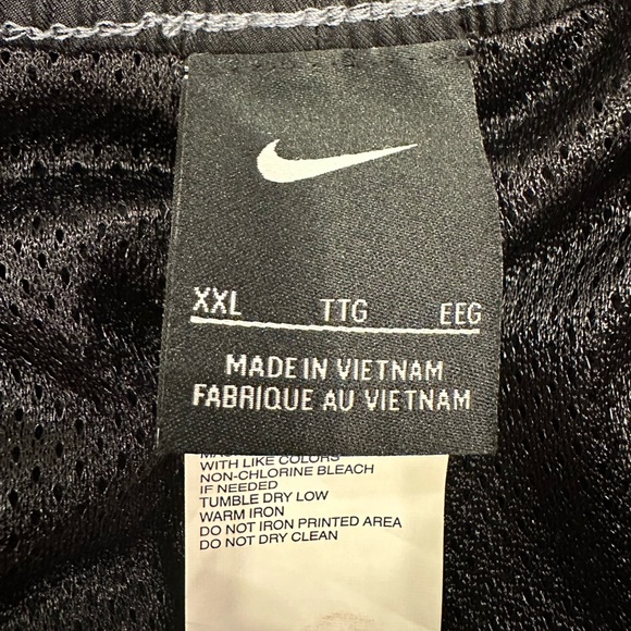 NWT🩳NIKE MENS BLACK AND GRAY XXL SWIM TRUNKS WITH TWO SIDE POCKETS AND LINING - Picture 3 of 9